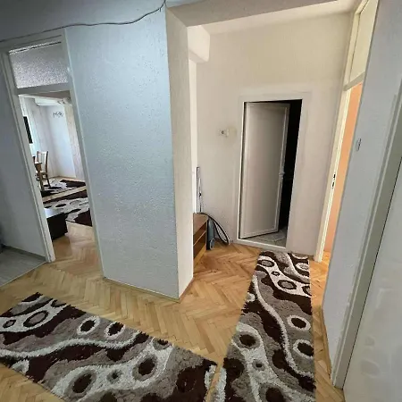 Spacious & Comfortable In סקופיה